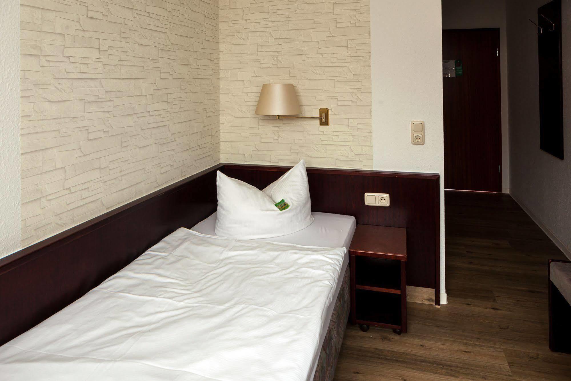 Hotel Anhalt เคอเธน ภายนอก รูปภาพ